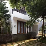 Family Only Villa With Private Pool & Hill View- De Reiz Dago Syariah 3Br