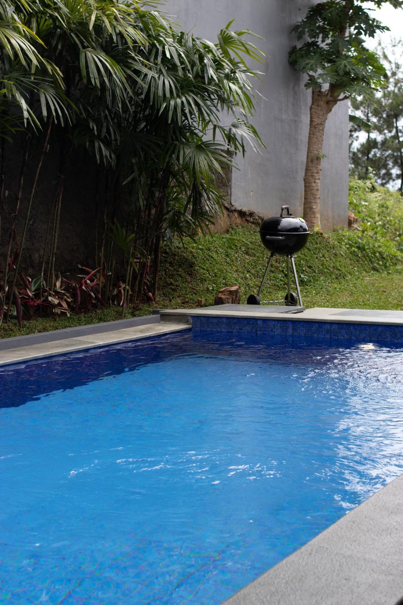 Family Only With Private Pool & Hill View- De Reiz Dago Syariah 3br Villa Bandung